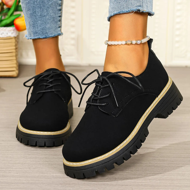 Kavira Lace Platforms