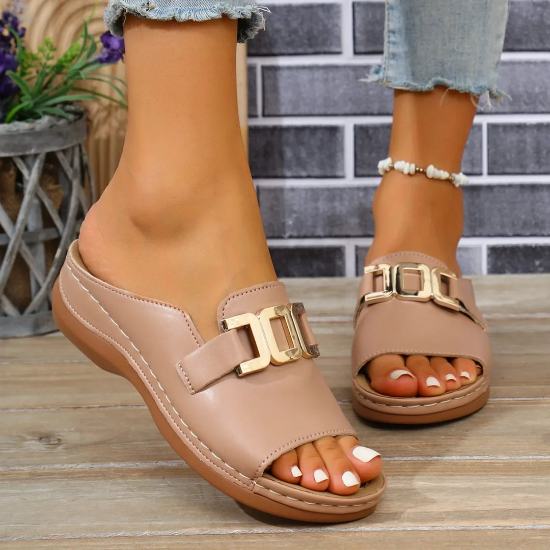 Elvara Buckle Slides