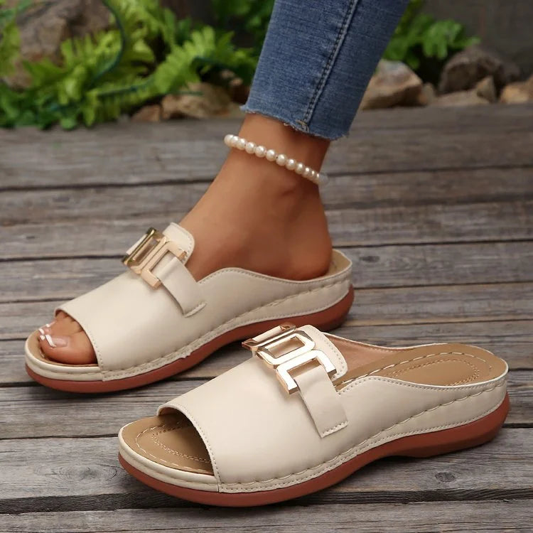 Elvara Buckle Slides